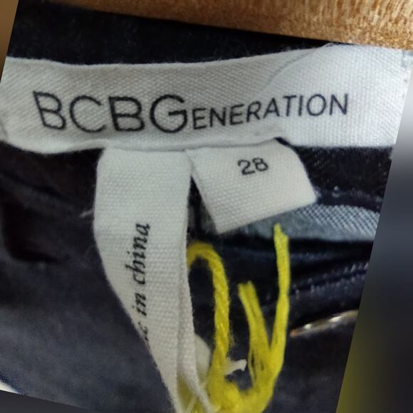 BCBGeneration Flared Dark Wash Blue Jeans Size 28 - Picture 5 of 13